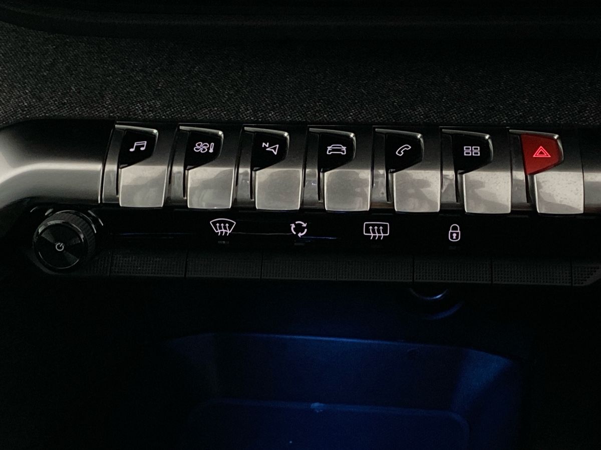 Used Peugeot 3008 2019 for sale - 76047360: Photo 25