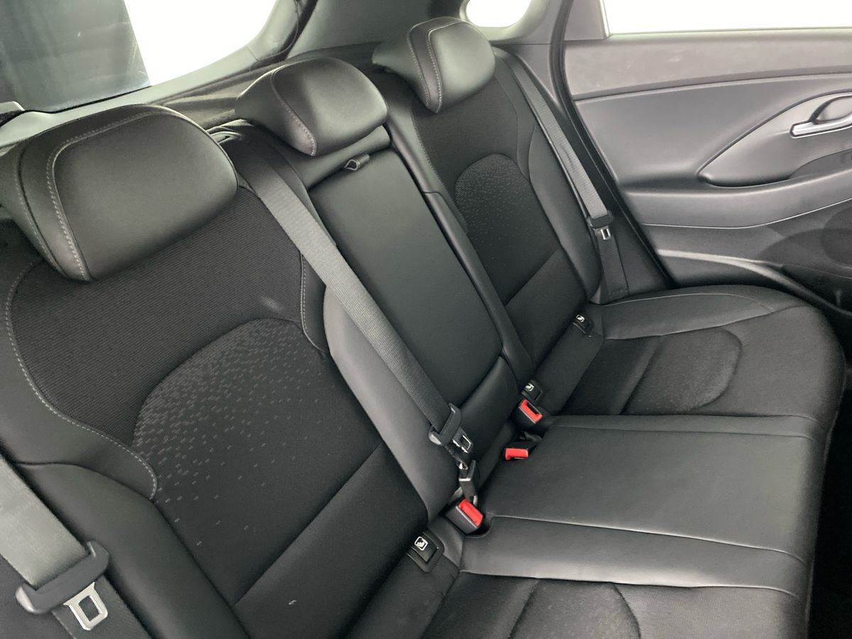 Used Hyundai i30 2018 for sale - 76047355: Photo 15