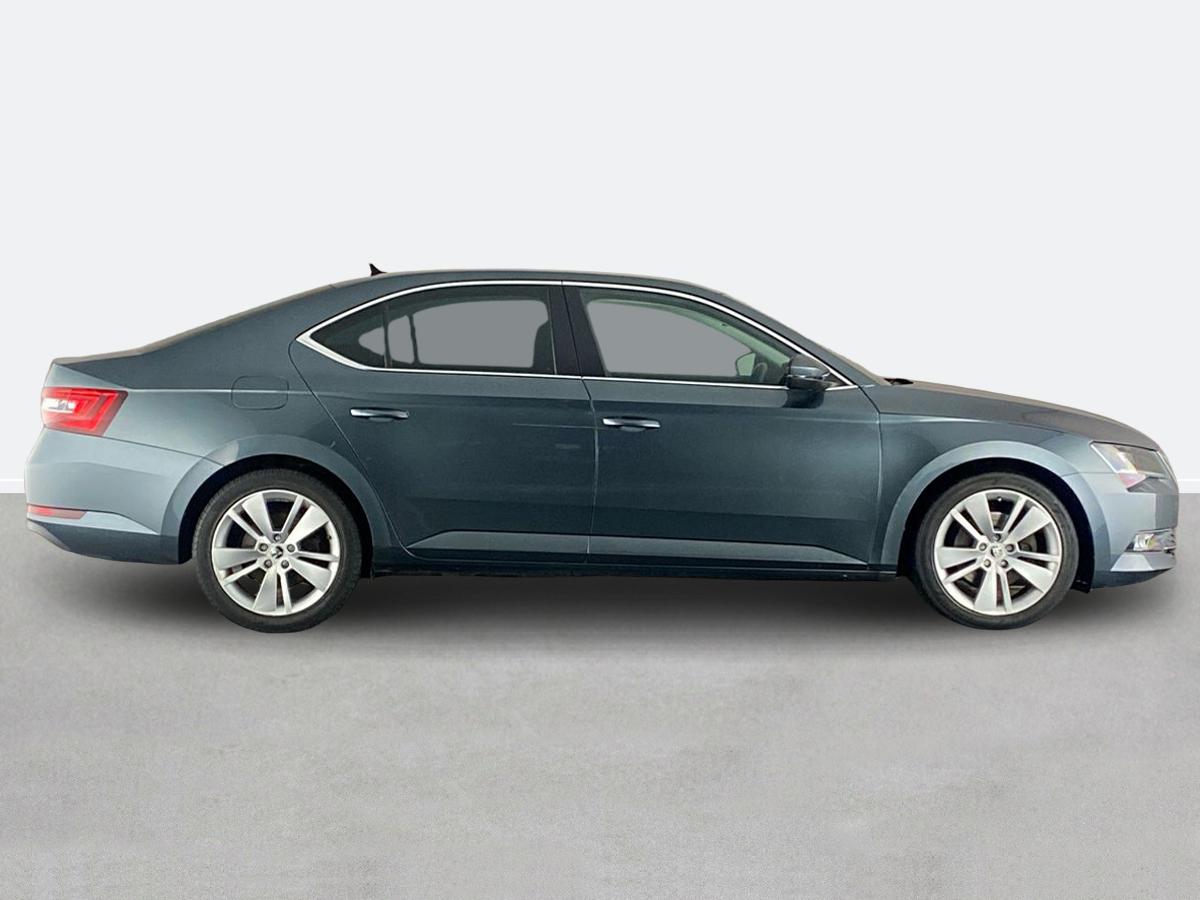 Used Skoda Superb 2019 for sale - 77742339: Photo 2