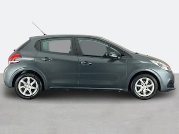 Used Peugeot 208 2016 for sale - 75793432: Photo