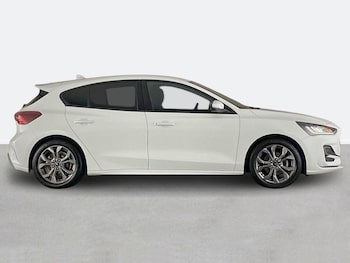 Used Ford Focus 2023 for sale - 77316804: Photo