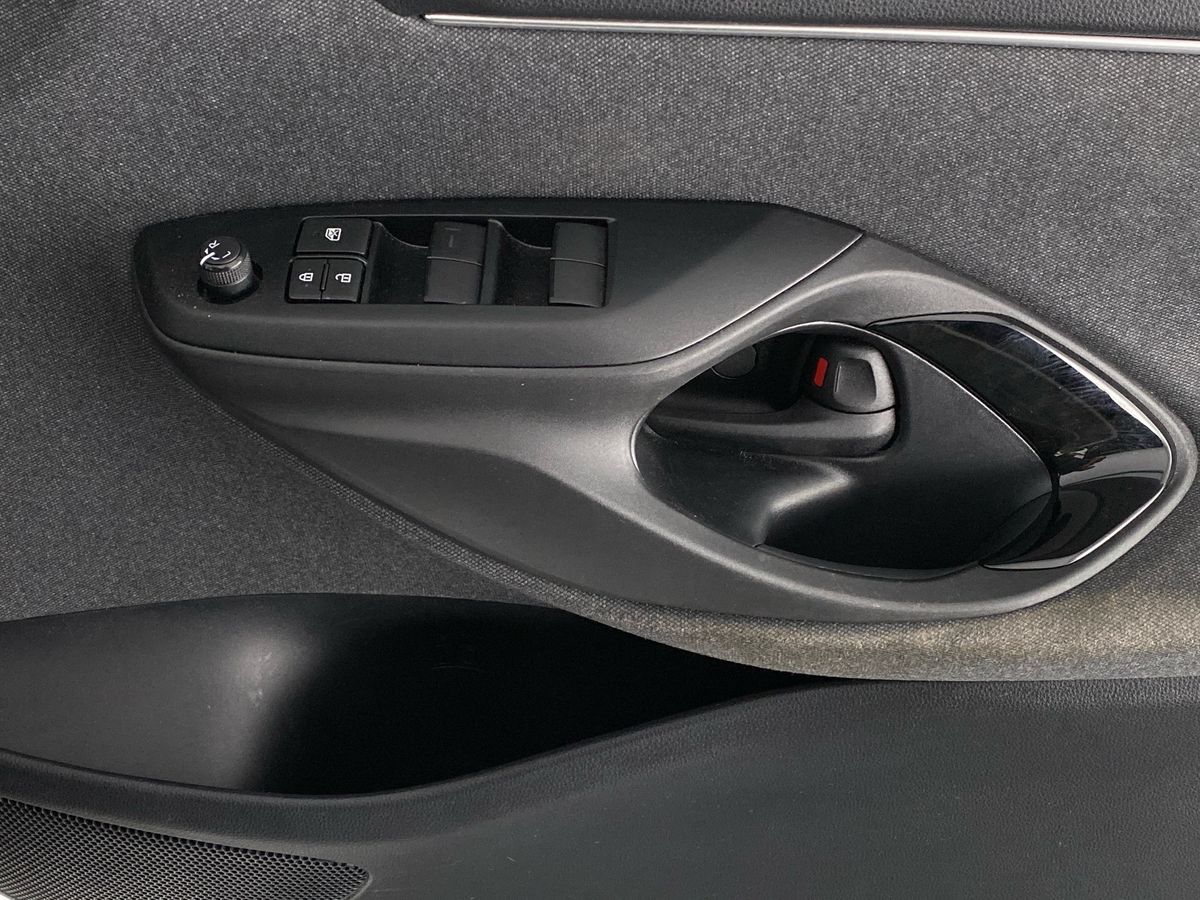 Used Toyota Yaris 2022 for sale - 75454012: Photo 25