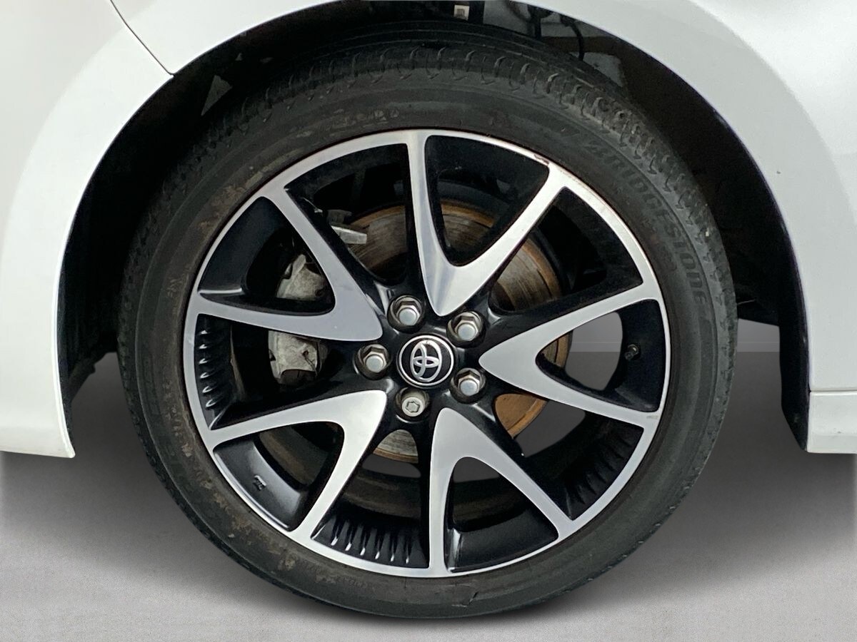 Used Toyota Yaris 2022 for sale - 75454012: Photo 32