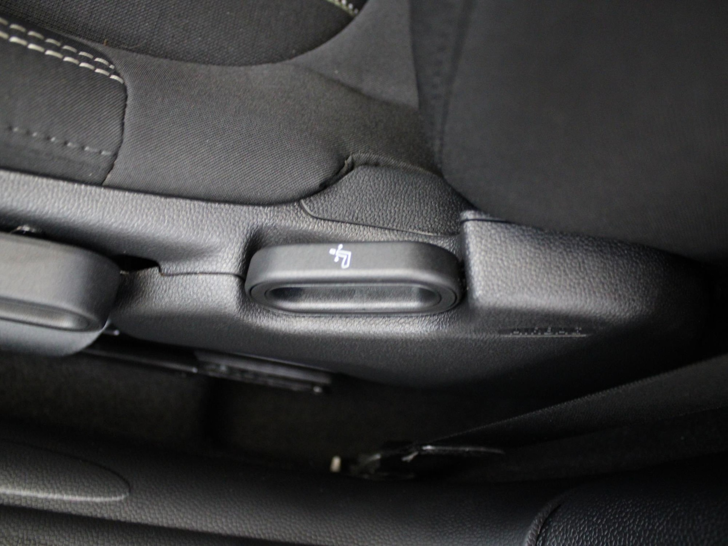 Used MINI Hatch 2019 for sale - 76636987: Photo 13