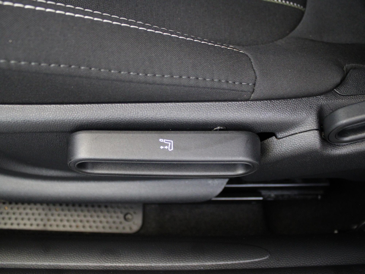 Used MINI Hatch 2019 for sale - 76636987: Photo 14