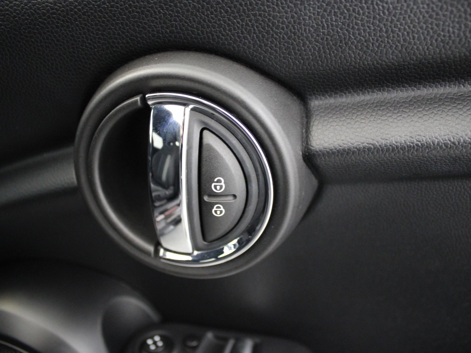 Used MINI Hatch 2019 for sale - 76636987: Photo 32