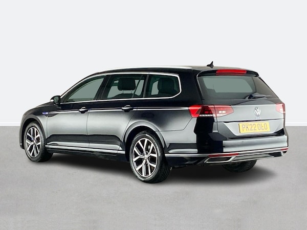 Used Volkswagen Passat 2022 for sale - 74623579: Photo 2
