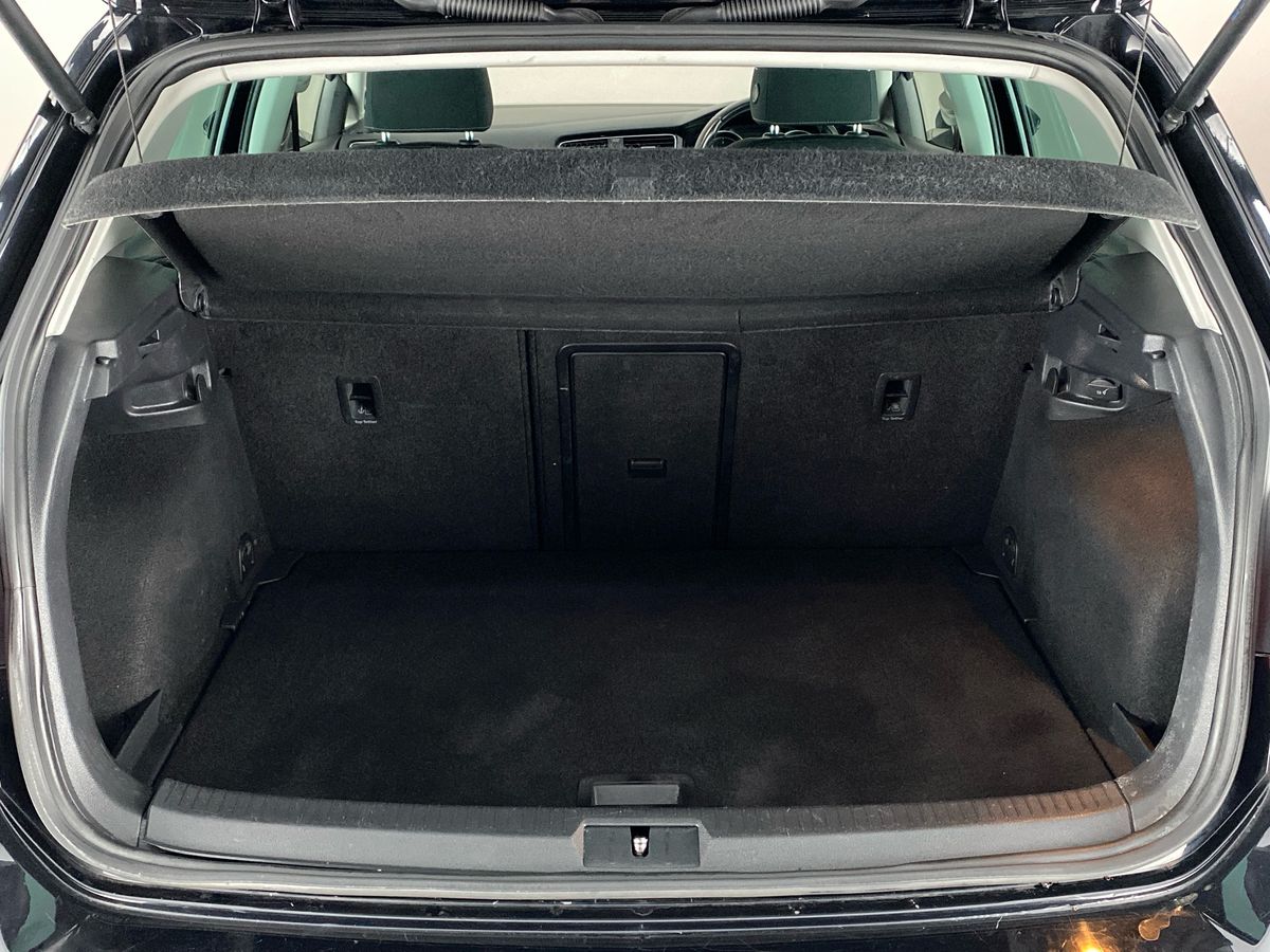 Used Volkswagen Golf 2018 for sale - 76916486: Photo 27