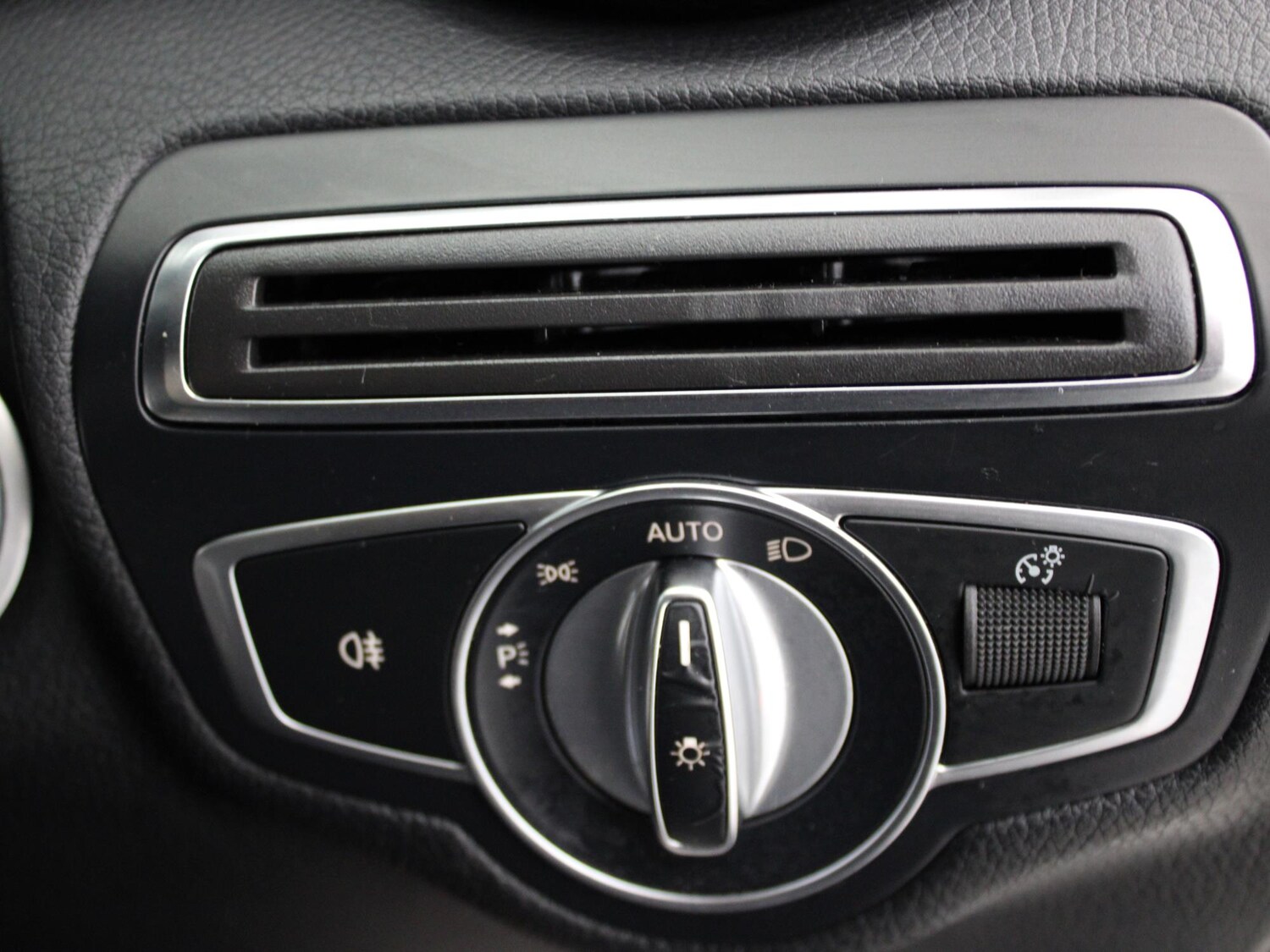 Used Mercedes-Benz C Class 2017 for sale - 77500786: Photo 17