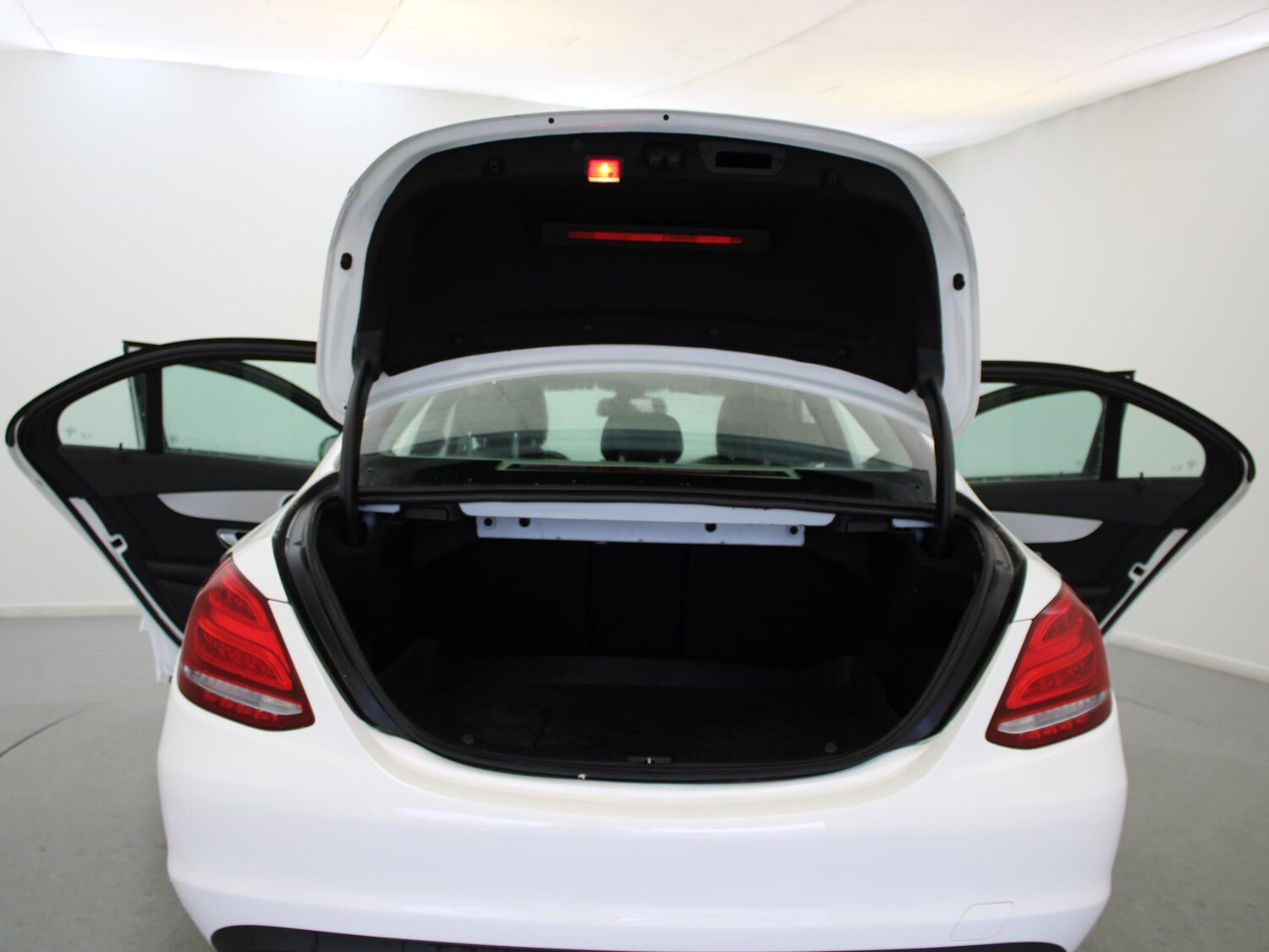 Used Mercedes-Benz C Class 2017 for sale - 77500786: Photo 29