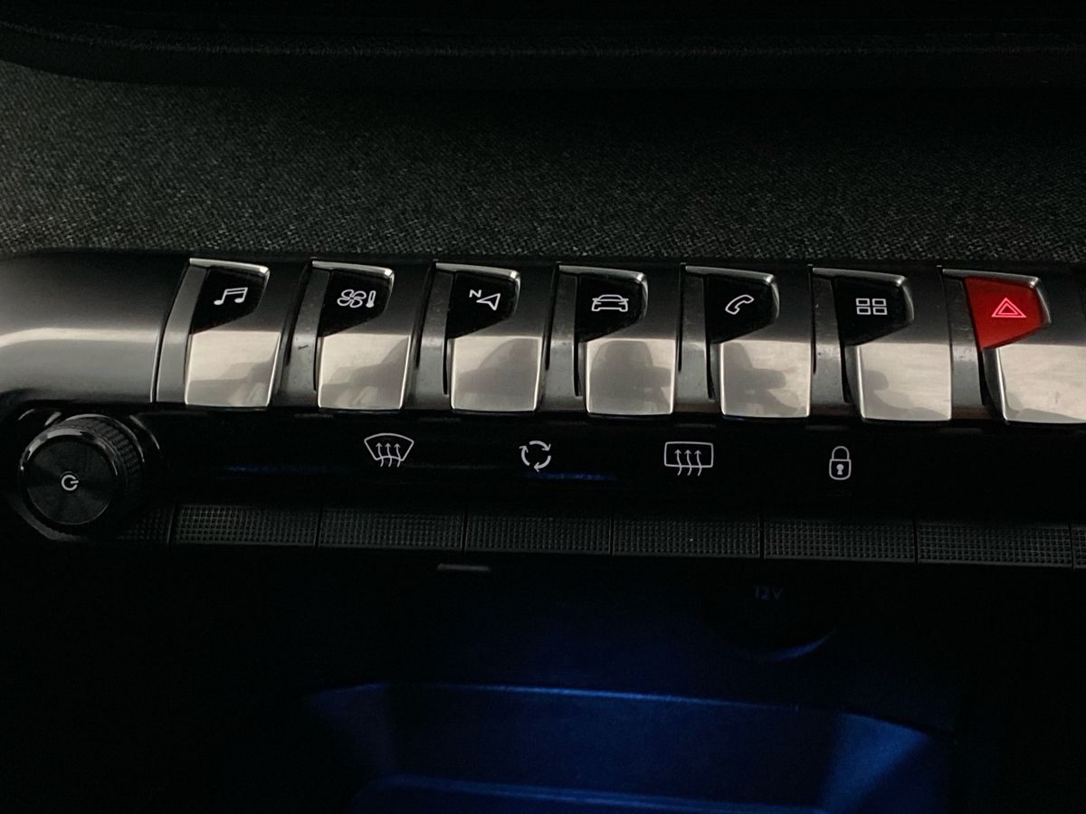 Used Peugeot 3008 2018 for sale - 76723672: Photo 25