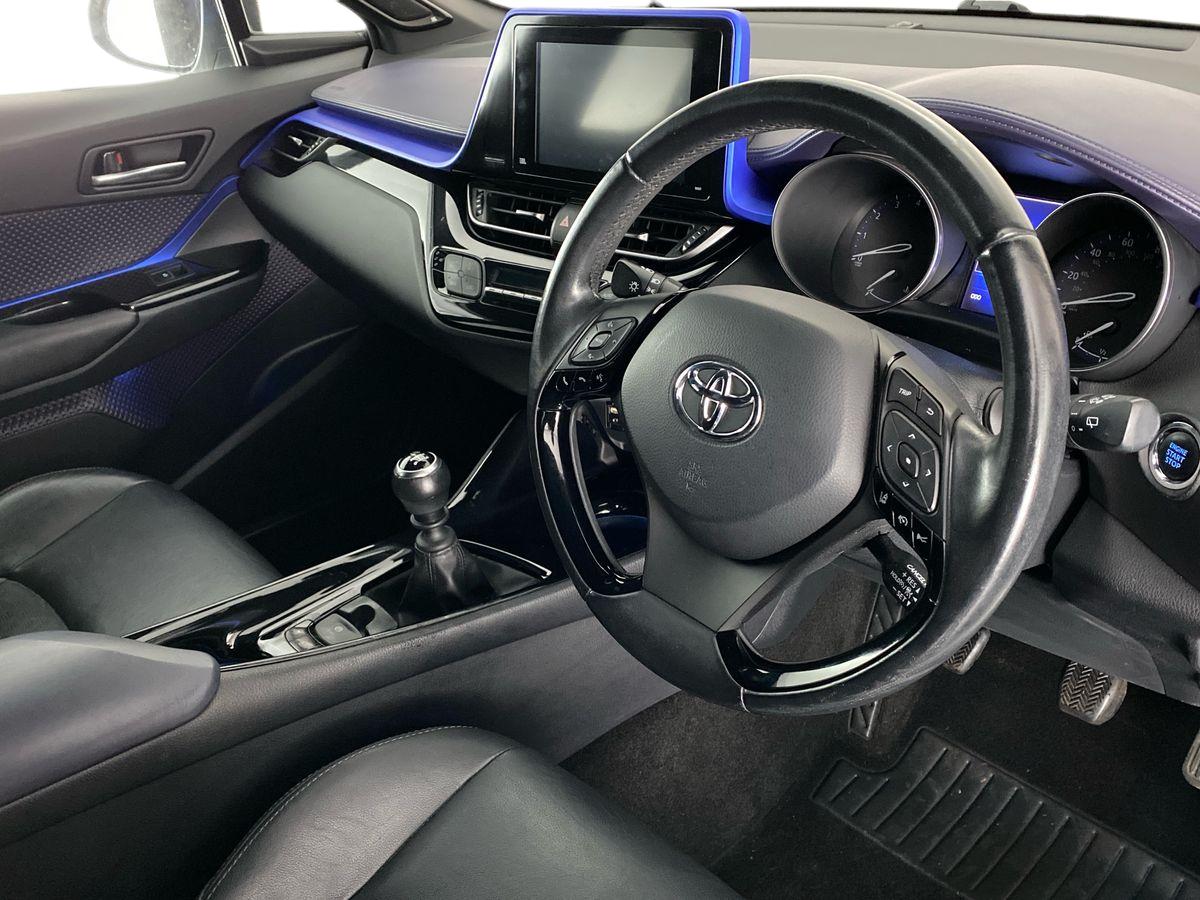 Used Toyota C-HR 2017 for sale - 75736984: Photo 12
