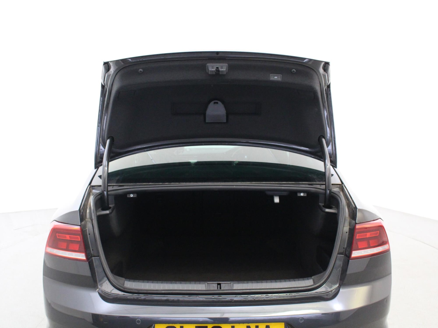 Used Volkswagen Passat 2020 for sale - 76502907: Photo 43