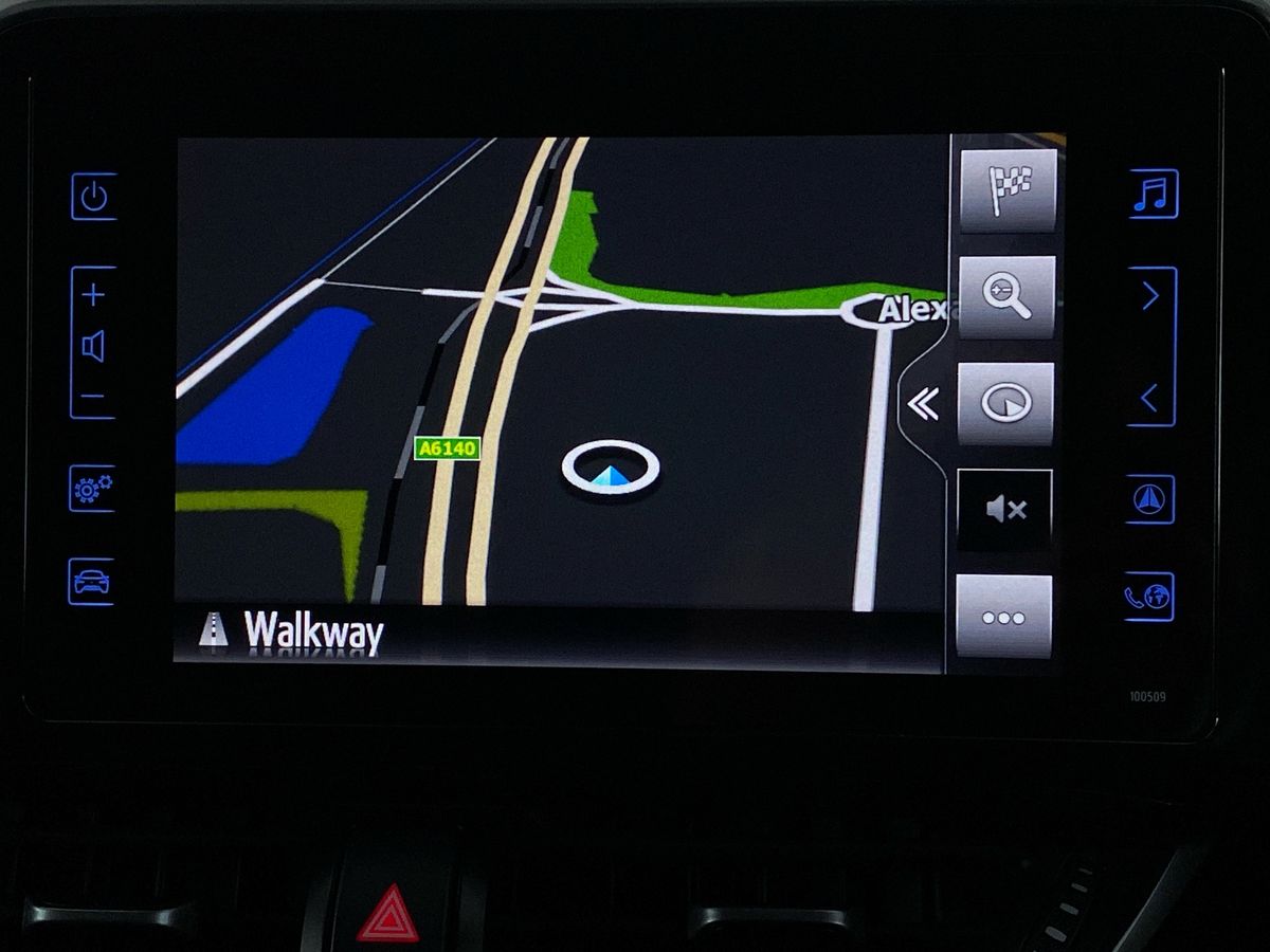 Used Toyota C-HR 2018 for sale - 76755362: Photo 18