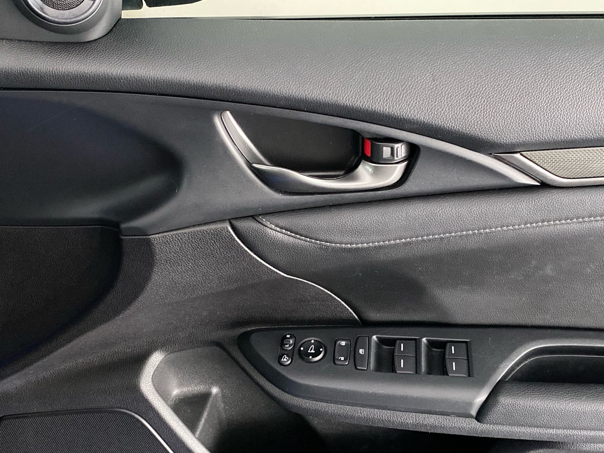 Used Honda Civic 2018 for sale - 77103244: Photo 27