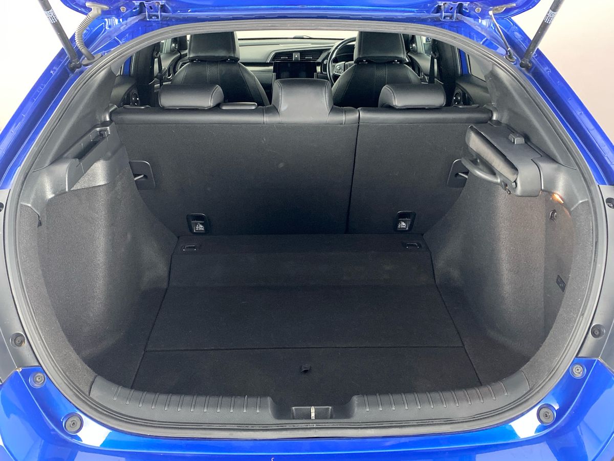 Used Honda Civic 2018 for sale - 77103244: Photo 28