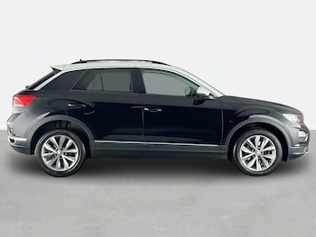 Used Volkswagen T-Roc 2018 for sale - 78900462: Photo