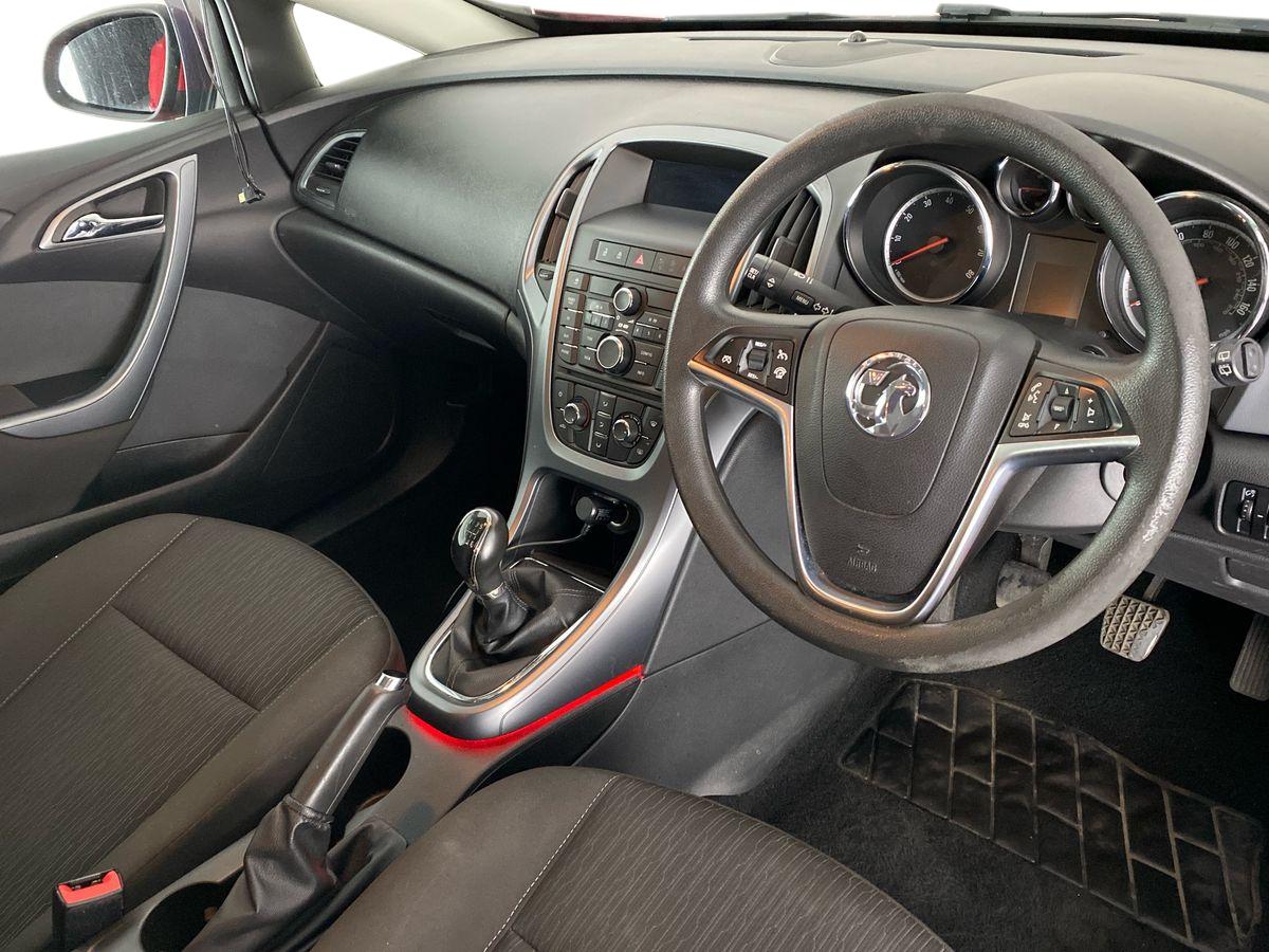 Used Vauxhall Astra 2012 for sale - 77135312: Photo 12