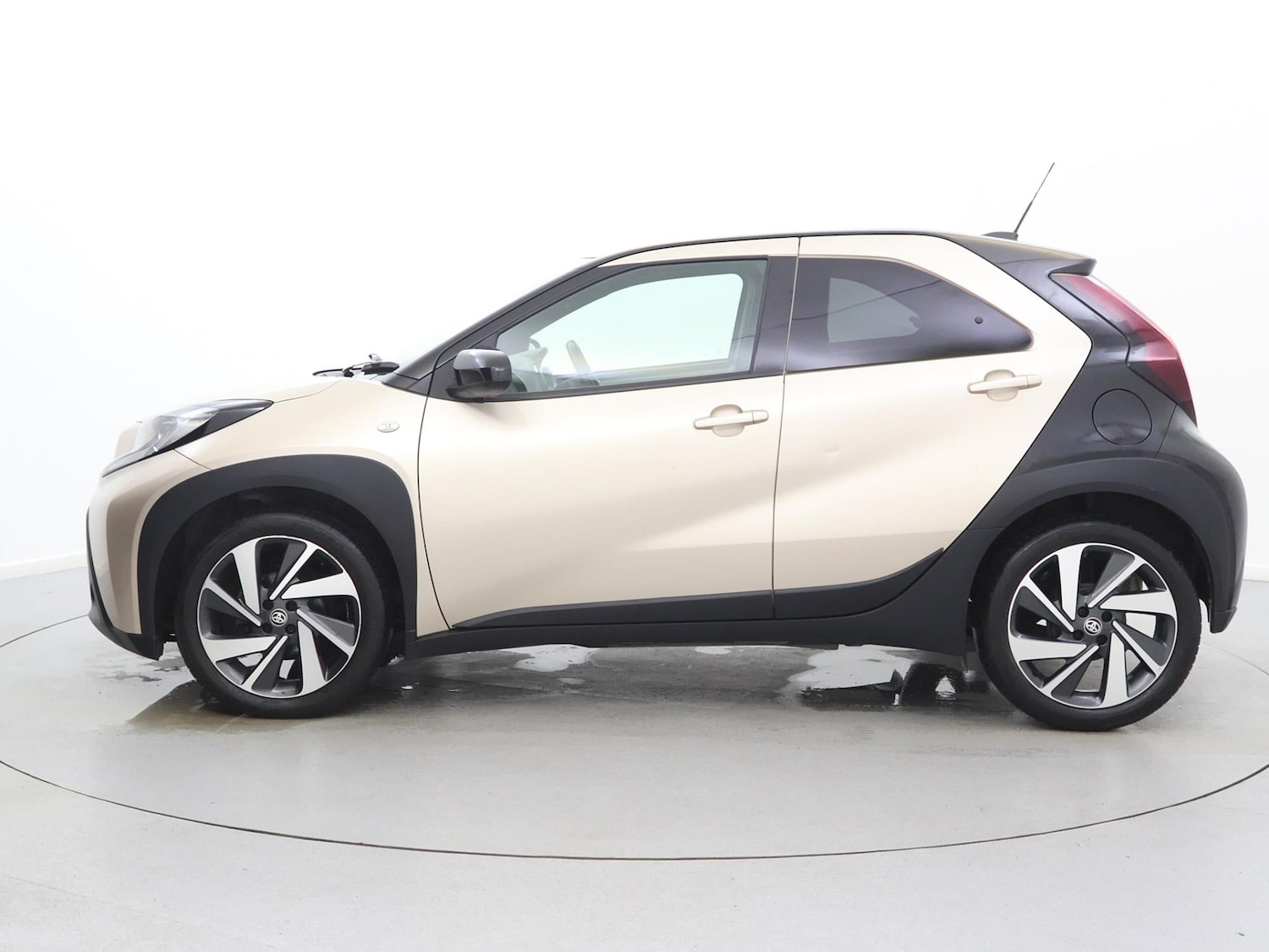 Used Toyota Aygo X 2023 for sale - 77500769: Photo 4