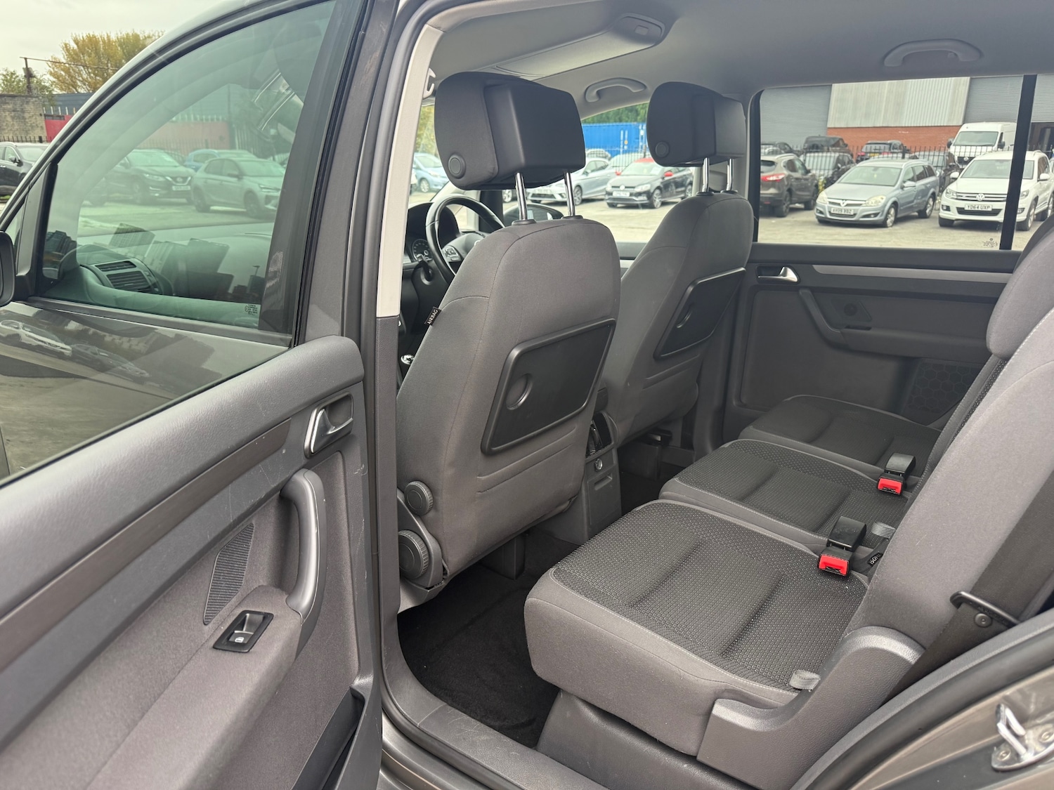 Used Volkswagen Touran 2013 for sale - 76376958: Photo 16