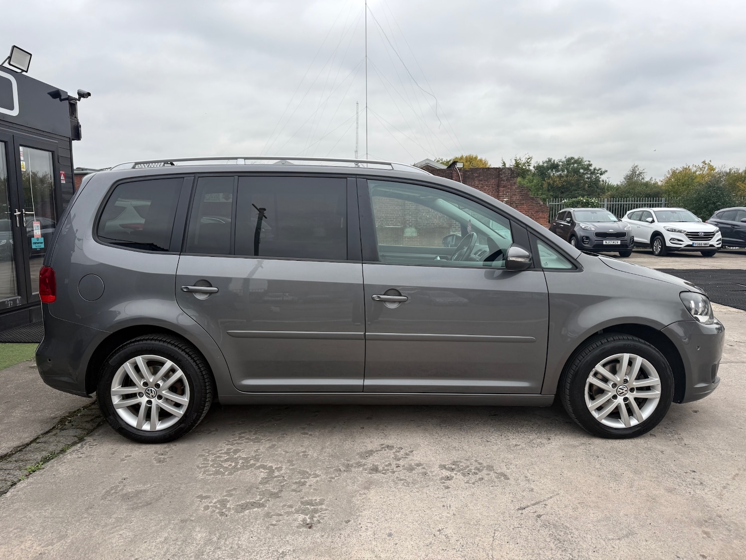 Used Volkswagen Touran 2013 for sale - 76376958: Photo 9