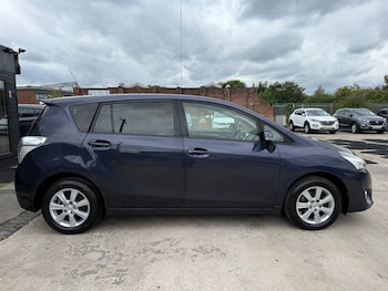 Used Toyota Verso 2015 for sale - 75822853: Photo