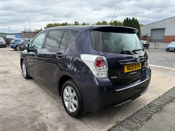 Used Toyota Verso 2015 for sale - 75948747: Photo