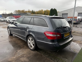 Used Mercedes-Benz E Class 2011 for sale - 76467496: Photo