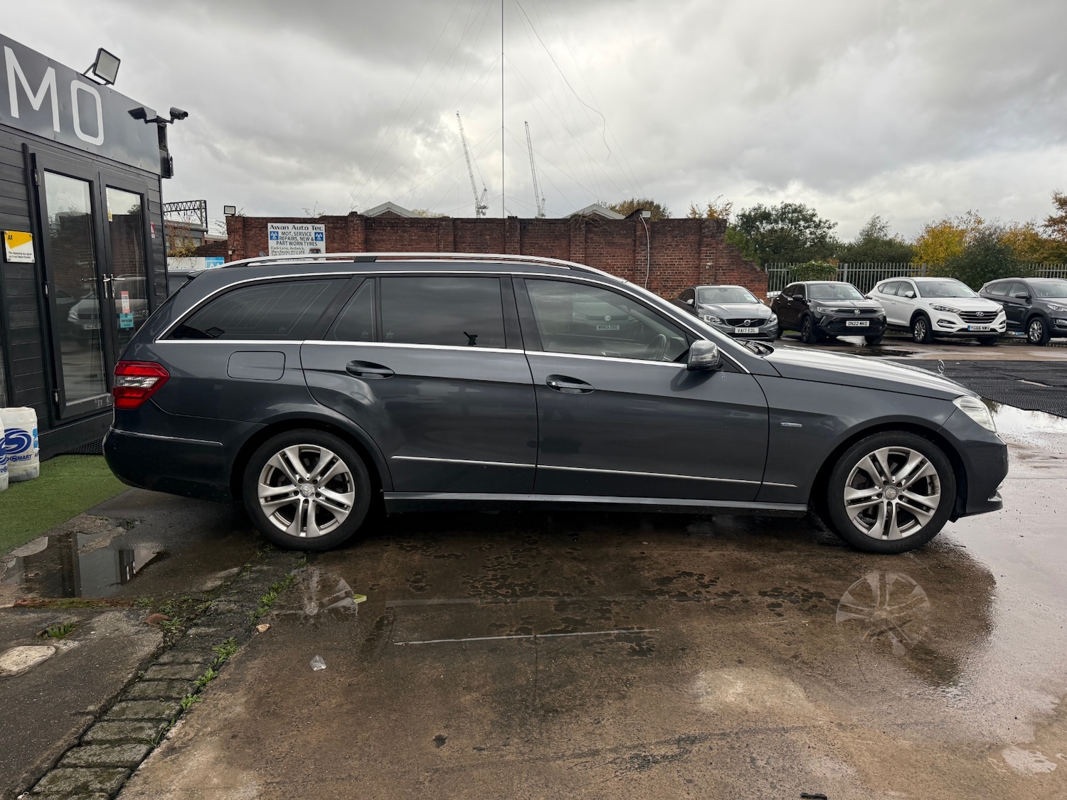 Used Mercedes-Benz E Class 2011 for sale - 76467496: Photo 8