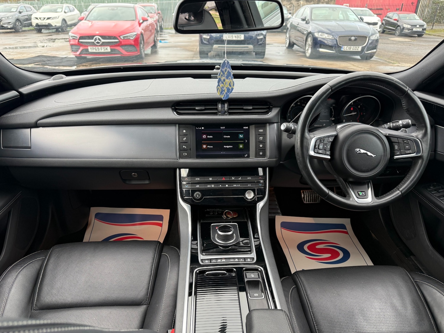 Used Jaguar XF 2017 for sale - 76736130: Photo 17