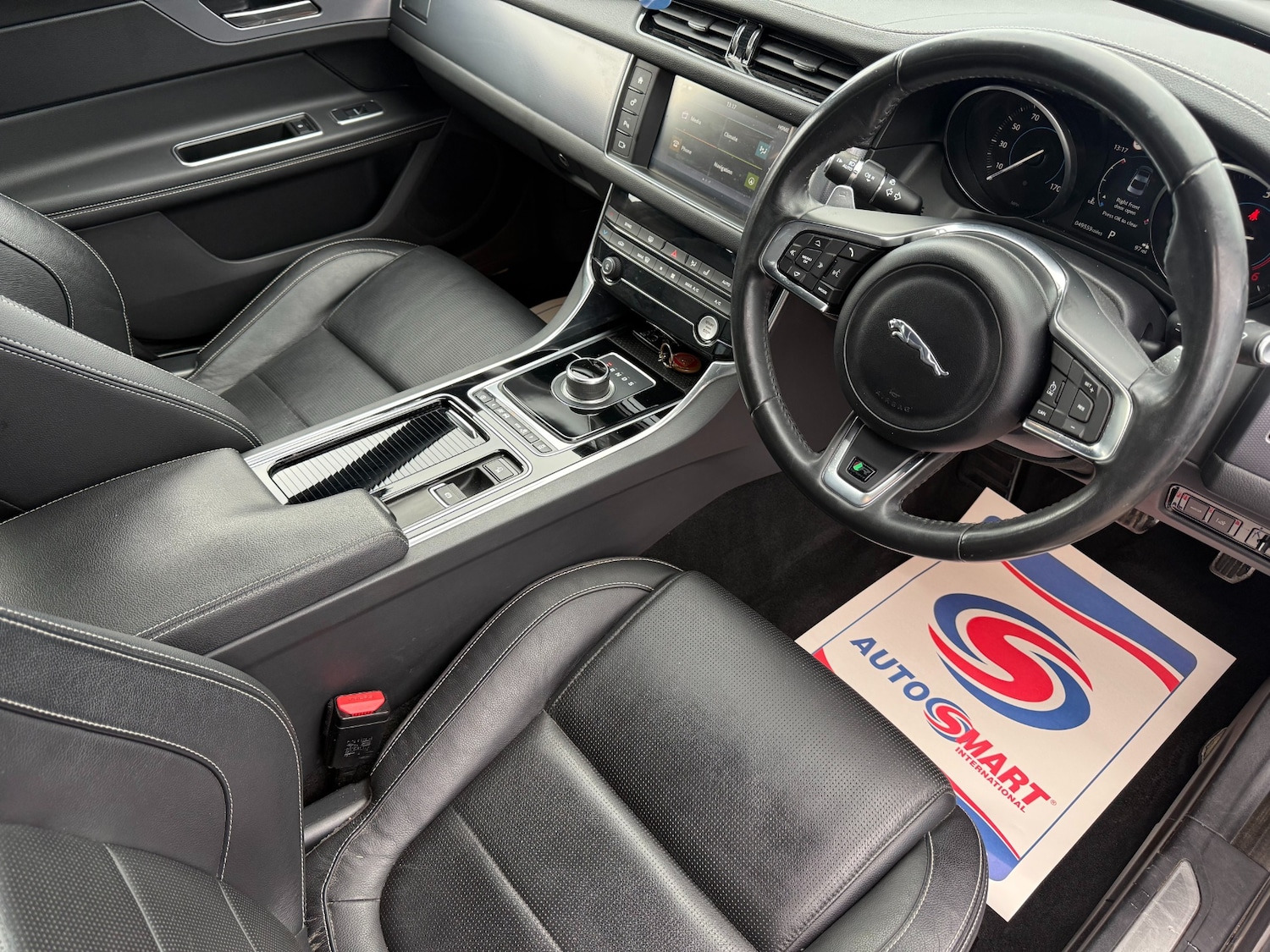 Used Jaguar XF 2017 for sale - 76736130: Photo 20