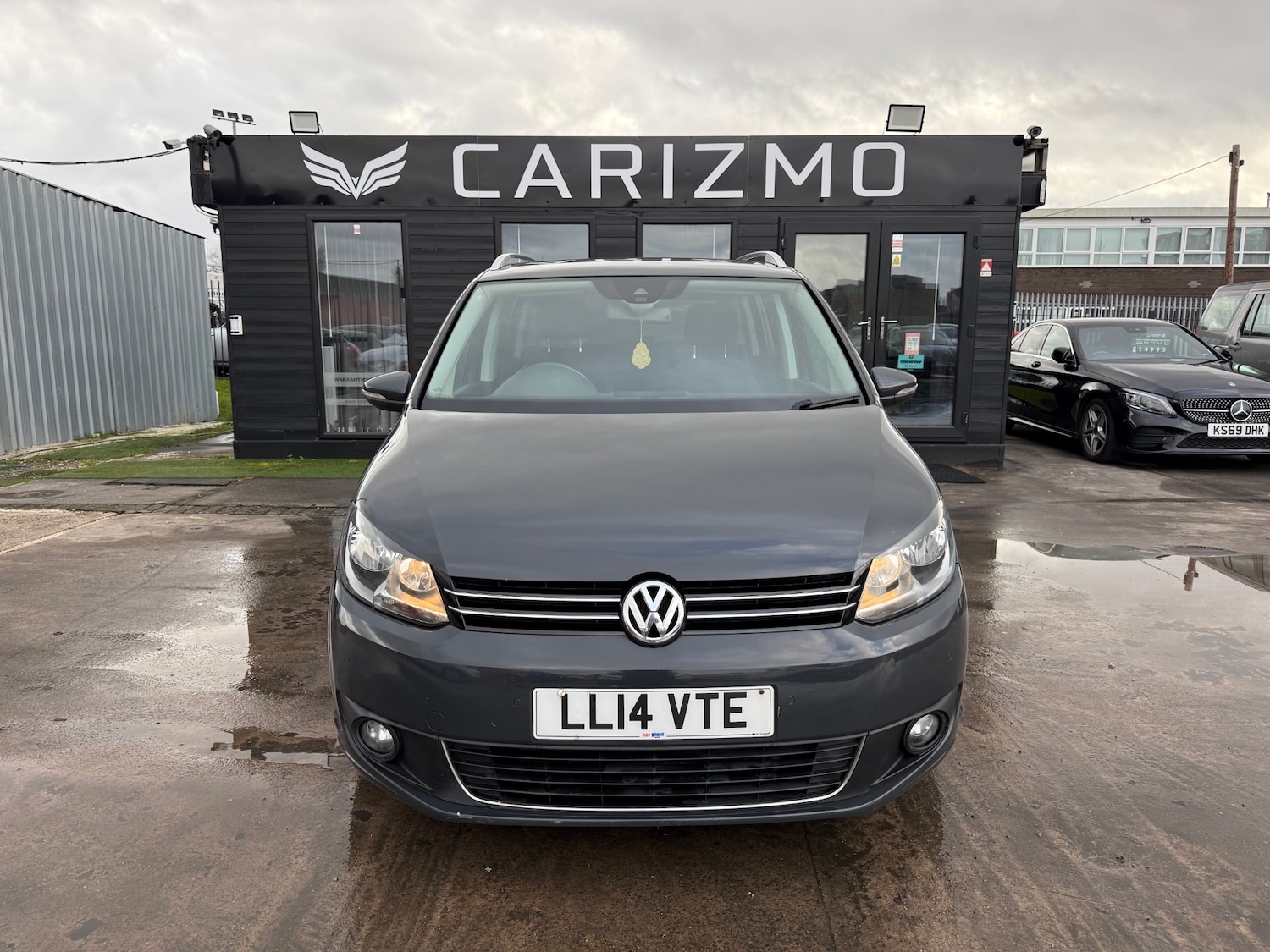 Used Volkswagen Touran 2014 for sale - 77636197: Photo 2