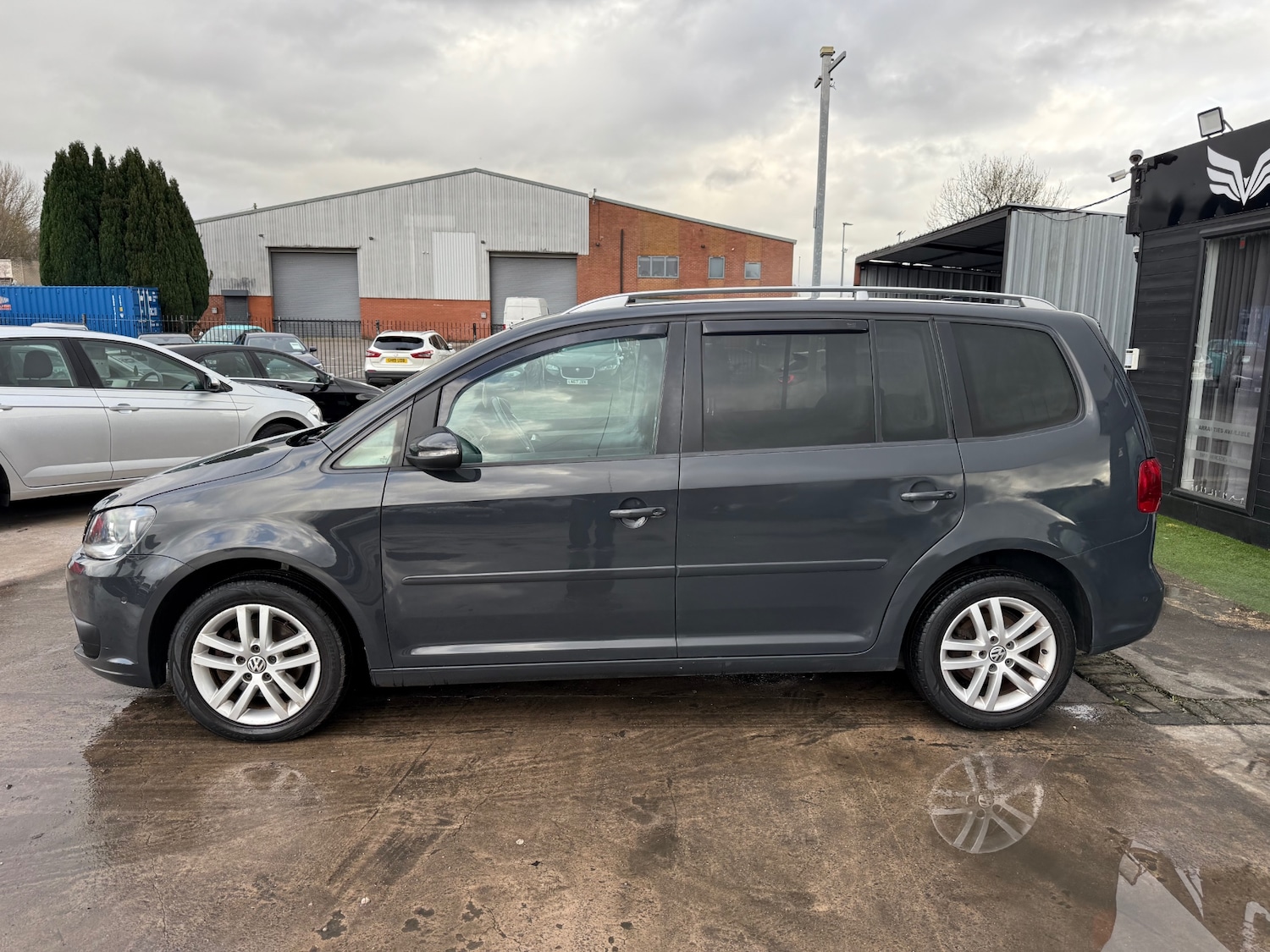 Used Volkswagen Touran 2014 for sale - 77636197: Photo 5