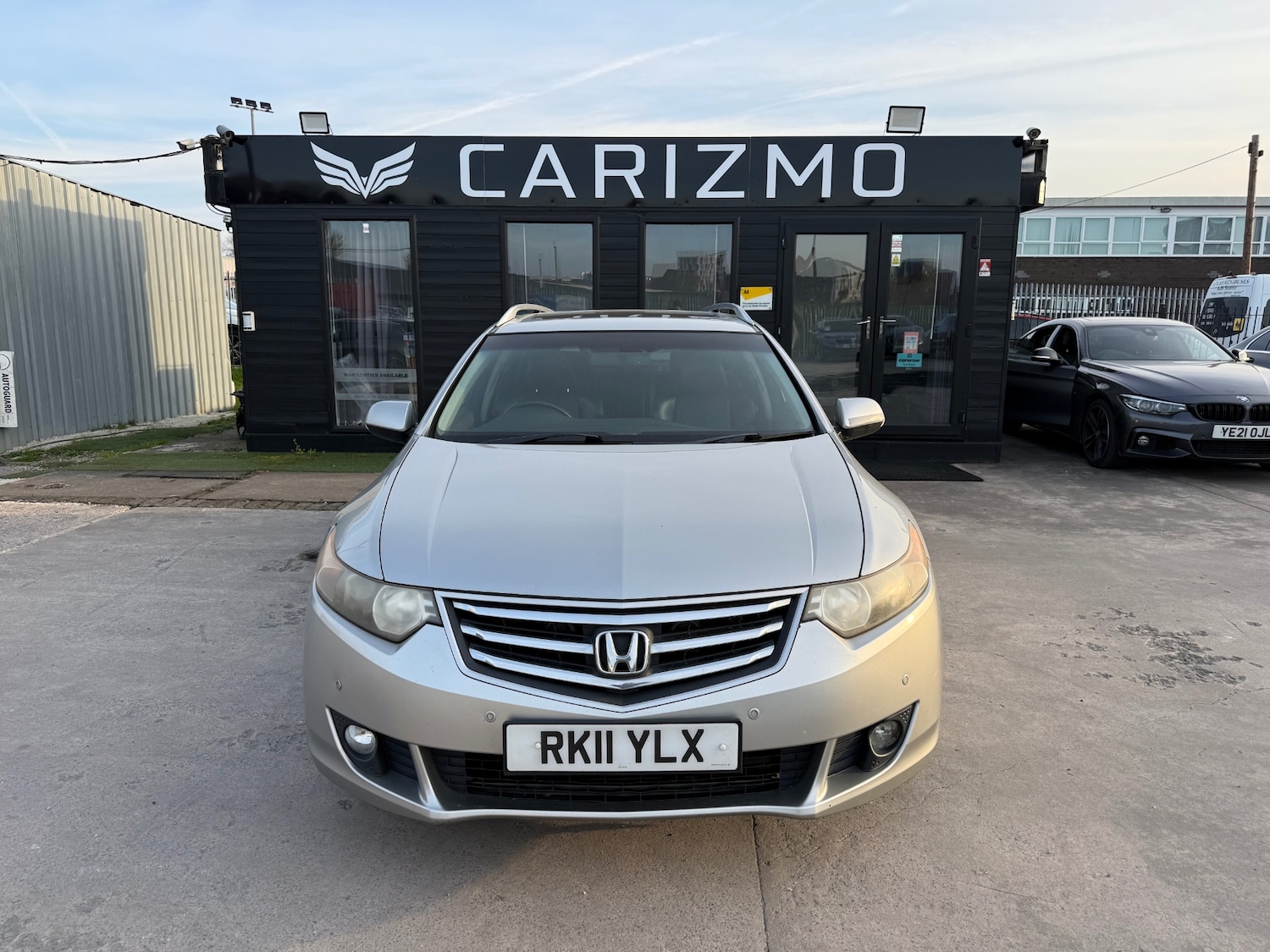 Used Honda Accord 2011 for sale - 77954451: Photo 2