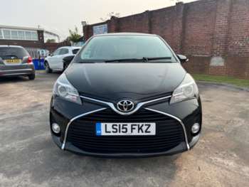 Used Toyota Yaris 2015 for sale - 74892439: Photo