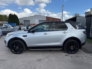 Used Land Rover Discovery Sport 2017 for sale - 79380998: Photo