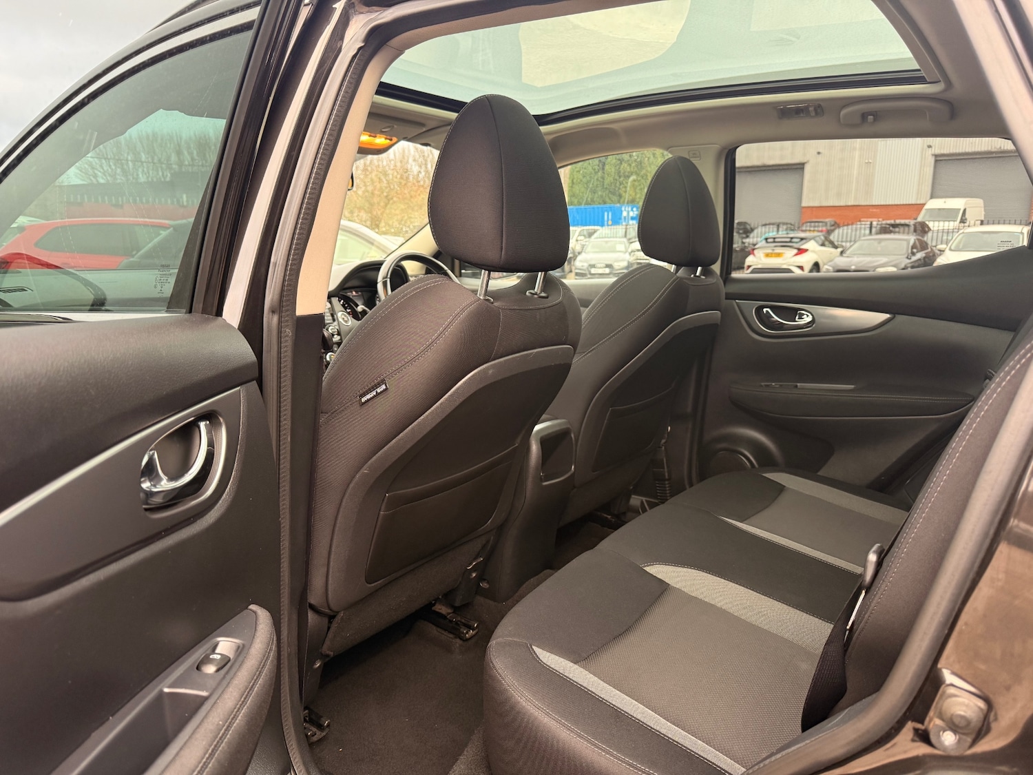 Used Nissan Qashqai 2017 for sale - 77393429: Photo 17