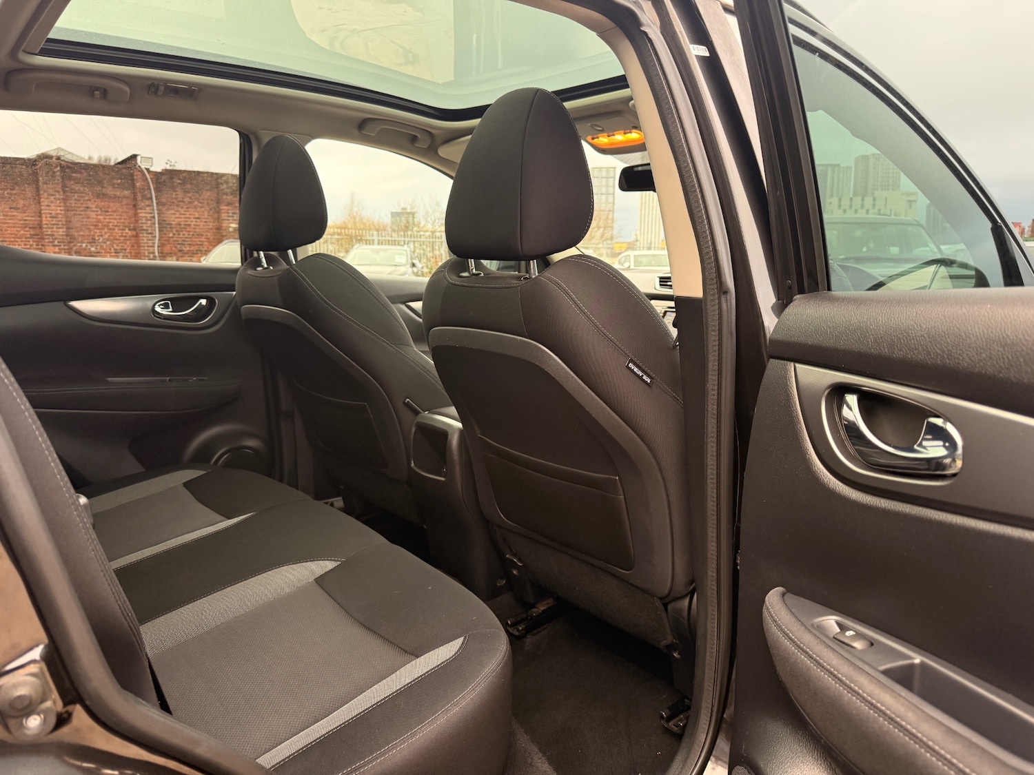 Used Nissan Qashqai 2017 for sale - 77393429: Photo 18