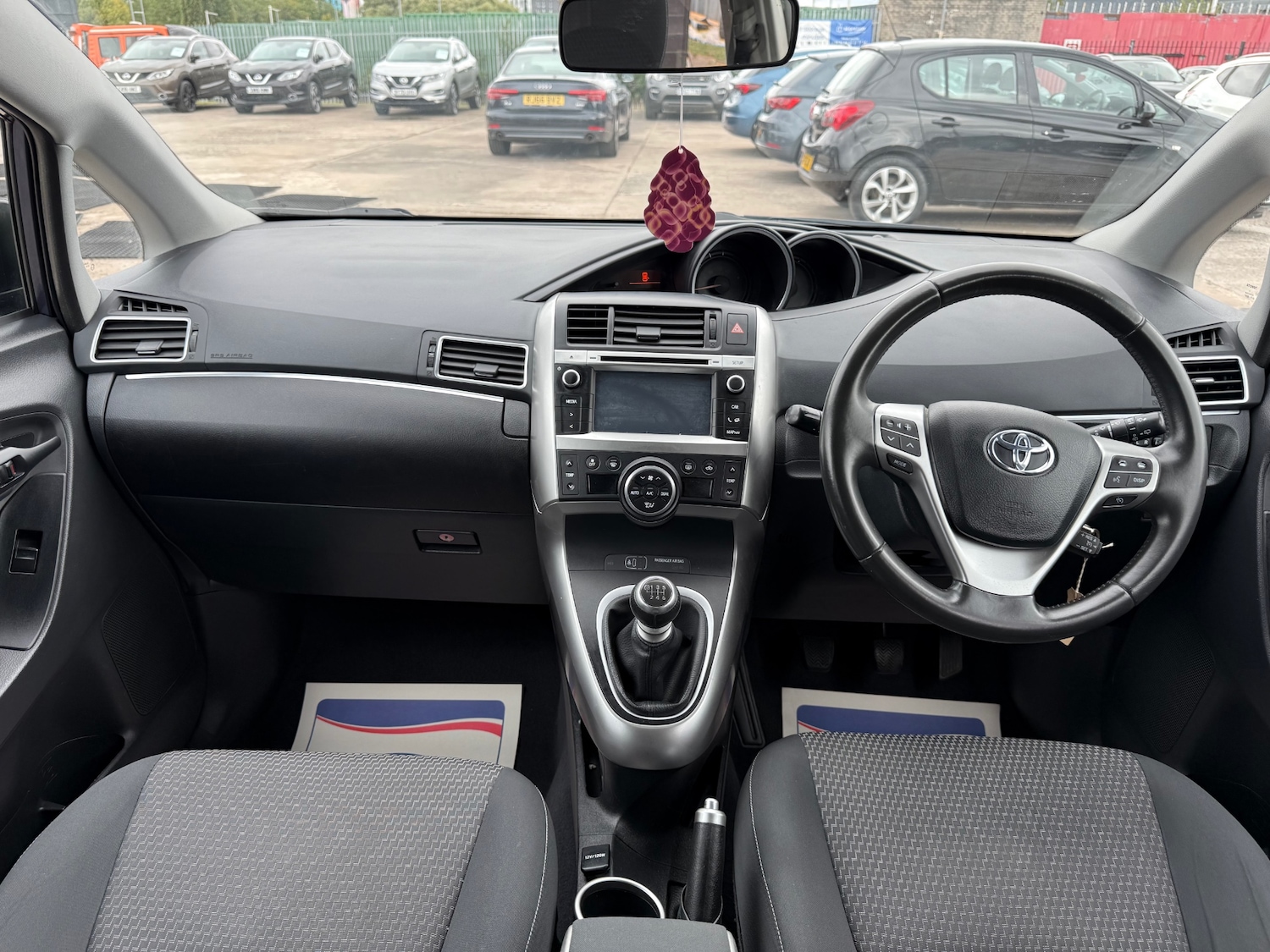 Used Toyota Verso 2015 for sale - 76375717: Photo 14