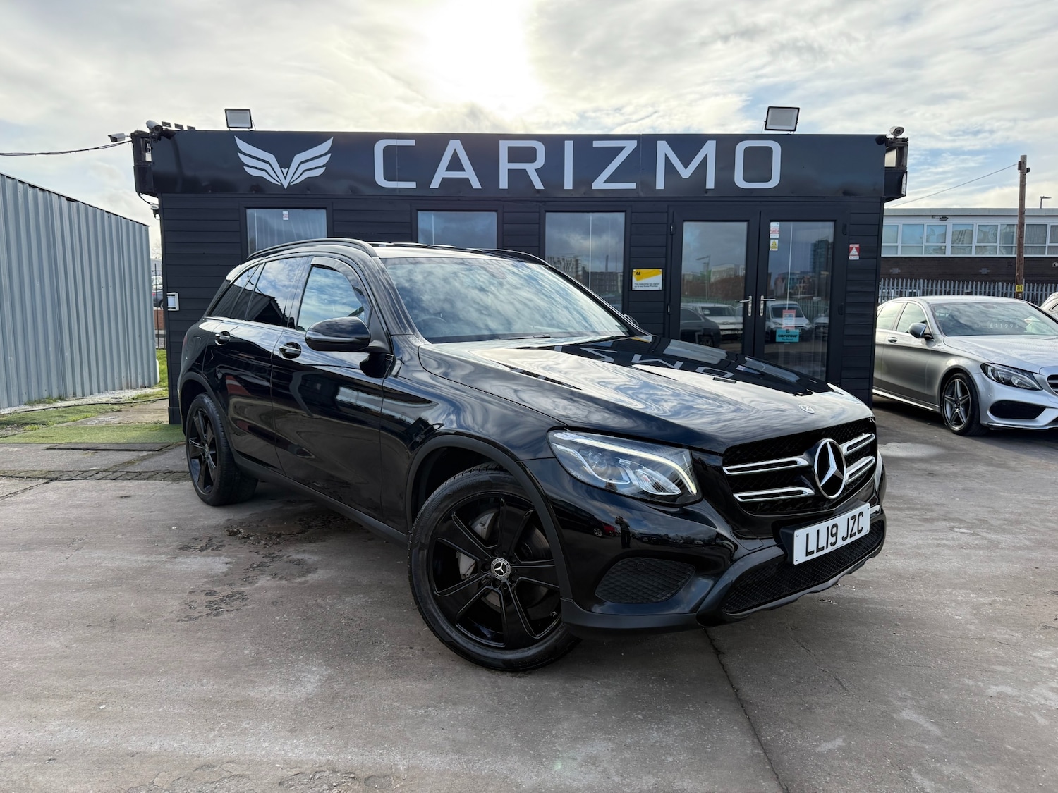 Used Mercedes-Benz GLC 2019 for sale - 77392618: Photo 1