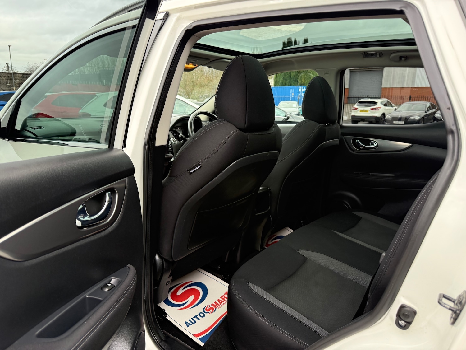 Used Nissan Qashqai 2018 for sale - 77630136: Photo 17