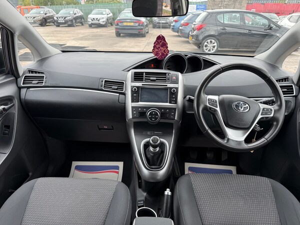 Used Toyota Verso 2015 for sale - 76302928: Photo 17