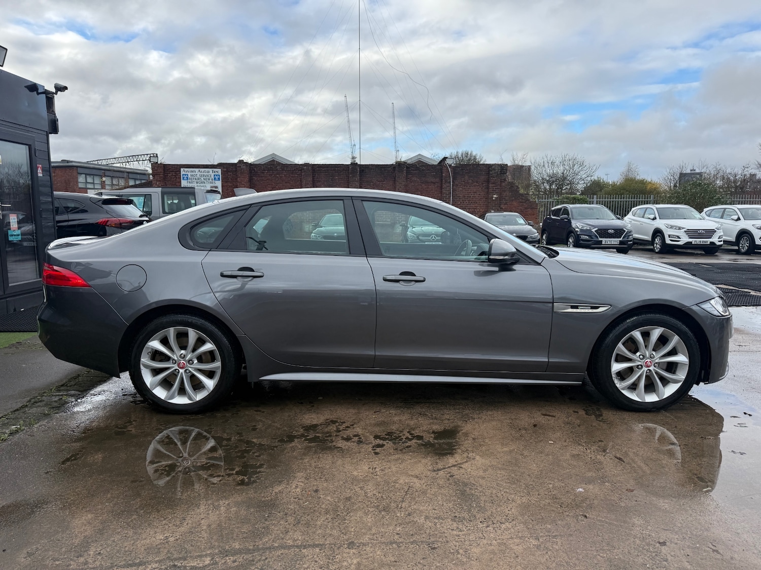 Used Jaguar XF 2017 for sale - 76589056: Photo 11