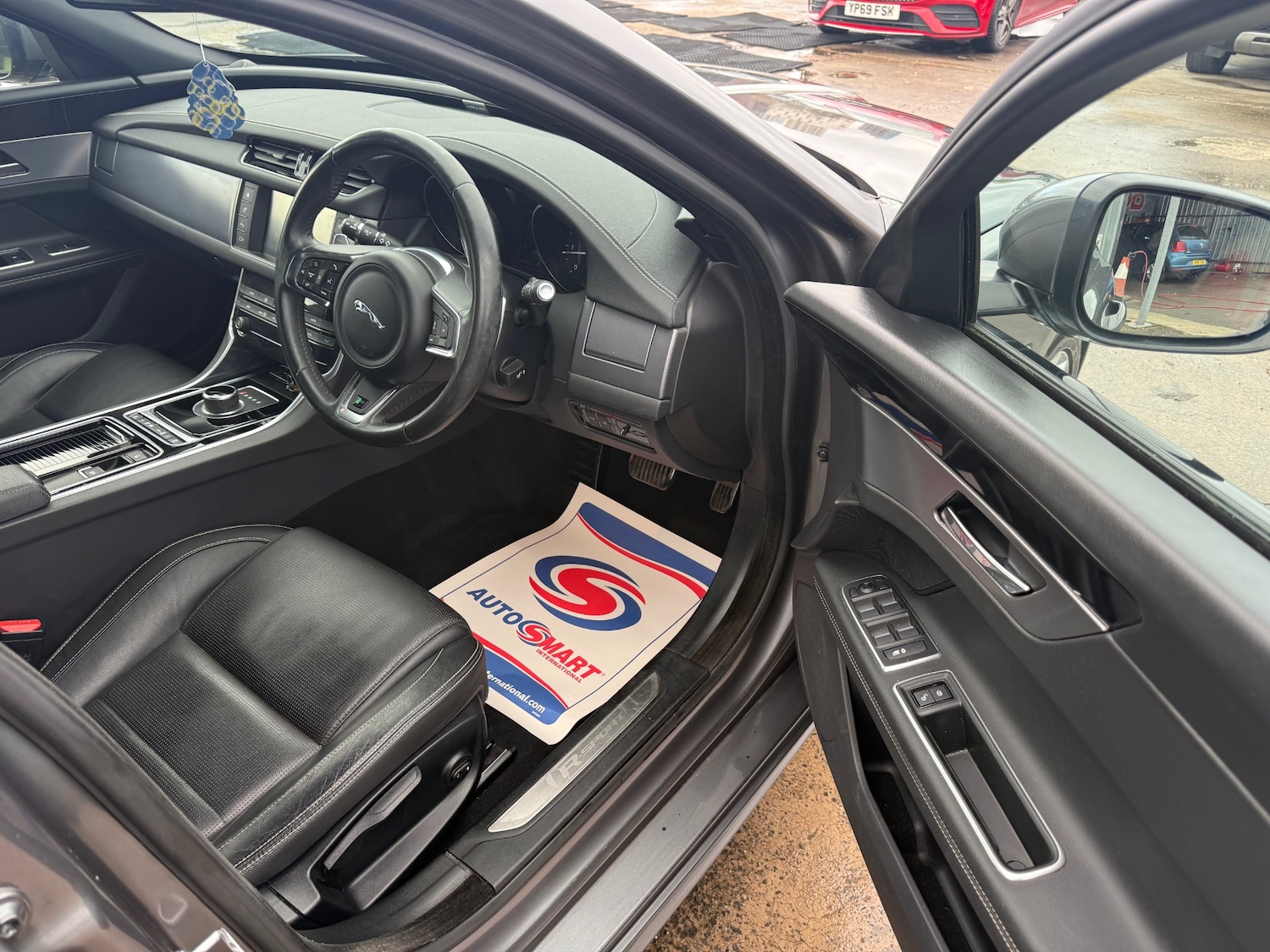 Used Jaguar XF 2017 for sale - 76589056: Photo 14