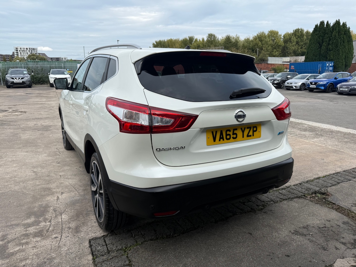 Used Nissan Qashqai 2016 for sale - 76589940: Photo 2