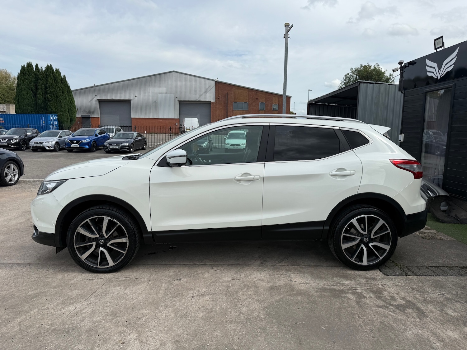 Used Nissan Qashqai 2016 for sale - 76589940: Photo 9