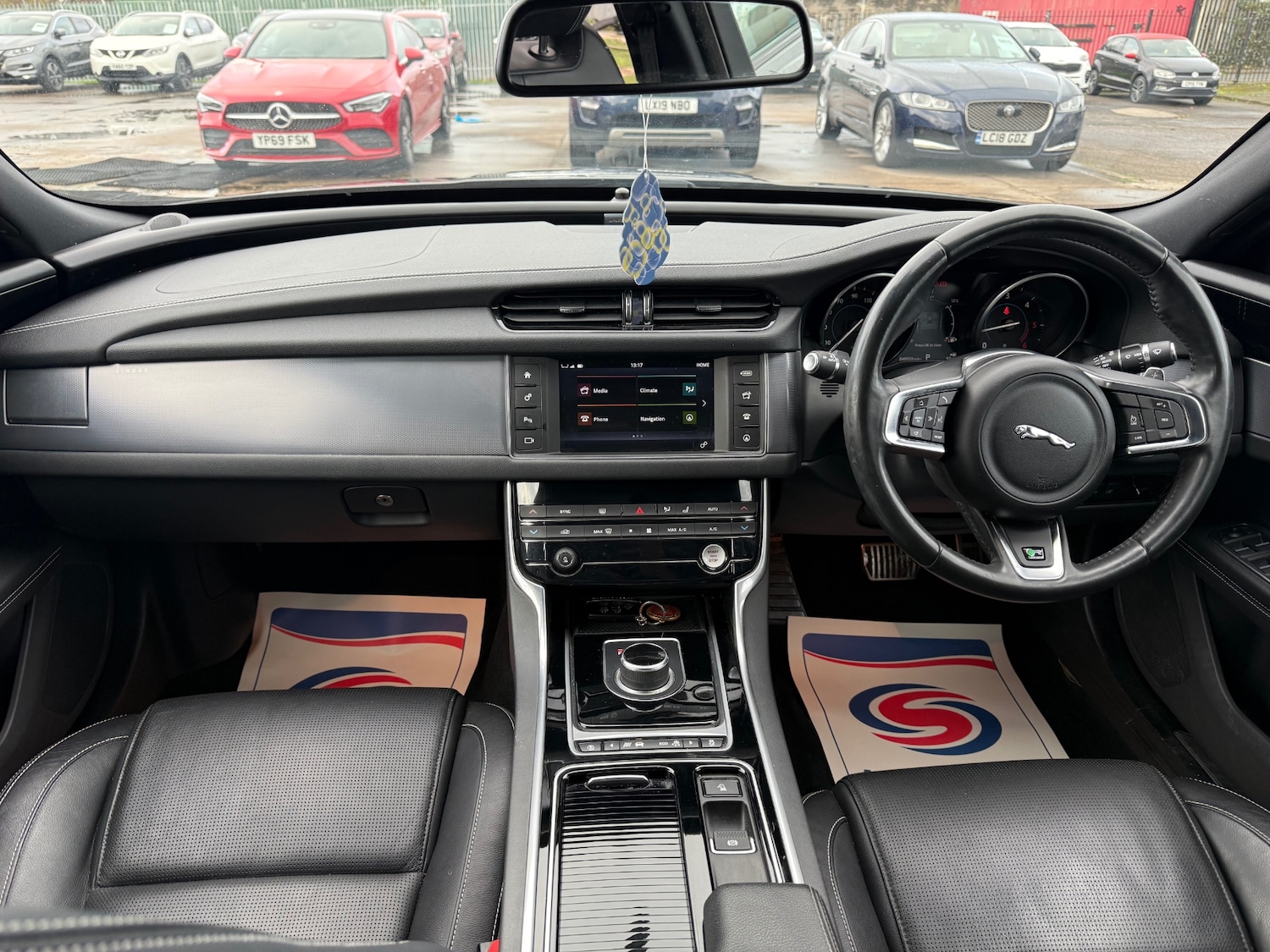 Used Jaguar XF 2017 for sale - 77066305: Photo 17