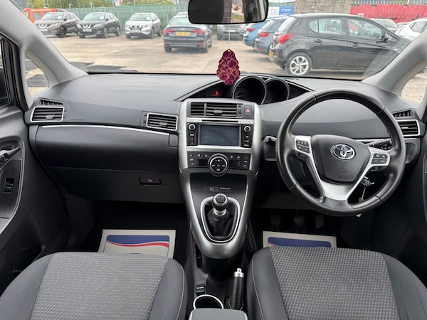 Used Toyota Verso 2015 for sale - 76170899: Photo 14