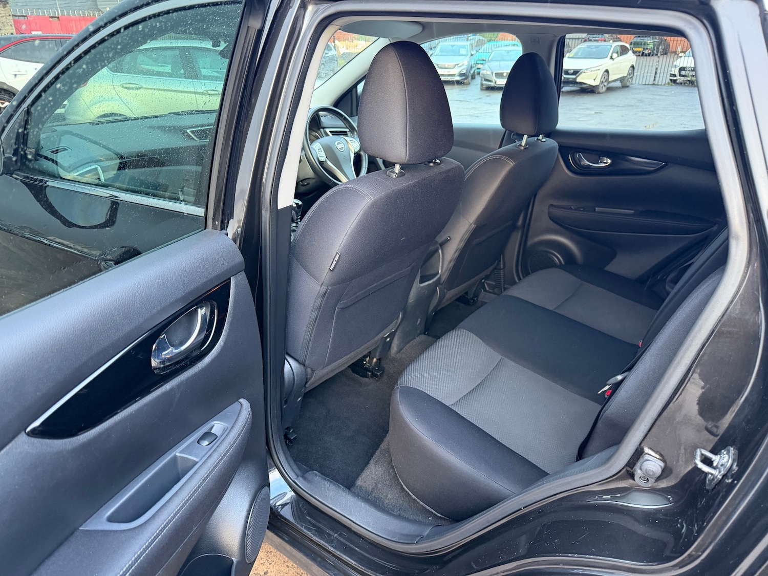 Used Nissan Qashqai 2016 for sale - 77877901: Photo 17