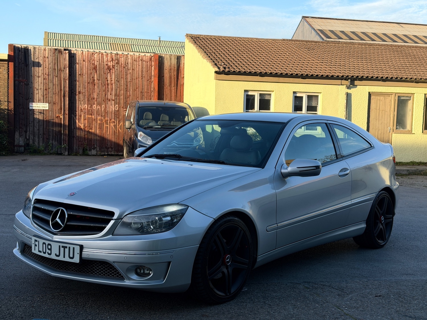 Used Mercedes-Benz CLC Class 2009 for sale - 76293345: Photo 3